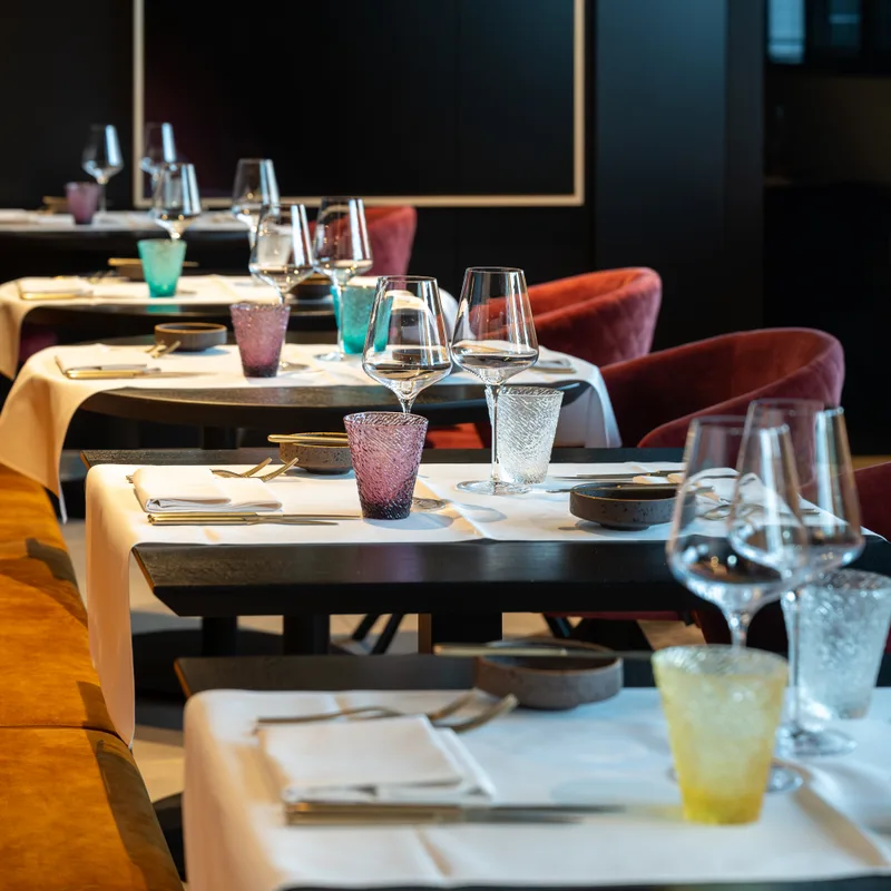 Table arrangement
